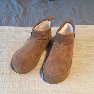 Madden Girl Tan Suede Platform Slip-On Shoes never worn size 8